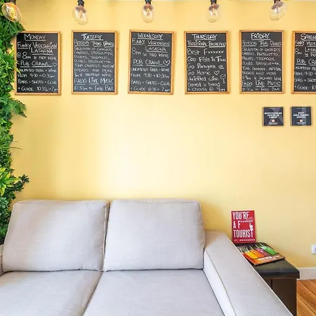 We F Tourists Хостел