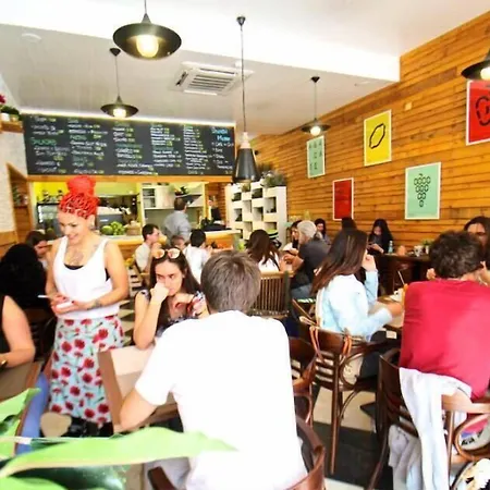 Hostel We F Tourists *