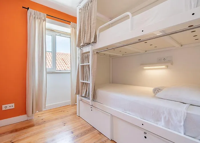 We F Tourists ליסבון