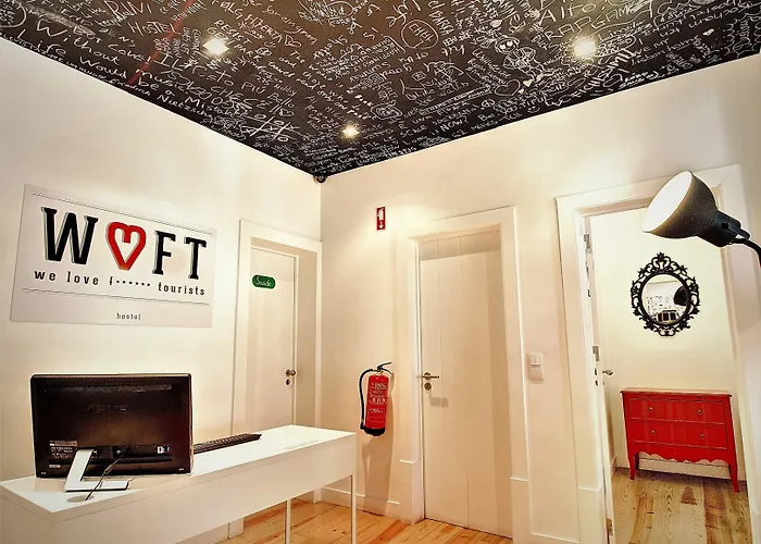 We F Tourists אכסניה *